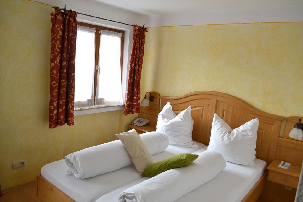 Gasthof Berghupferl Hotel Oberaudorf Ruang foto